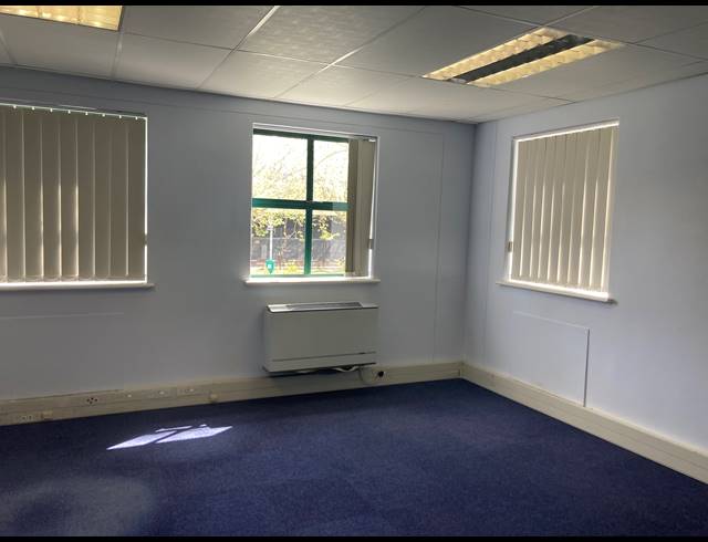 620M² OFFICE TO LET IN KENILWORTH